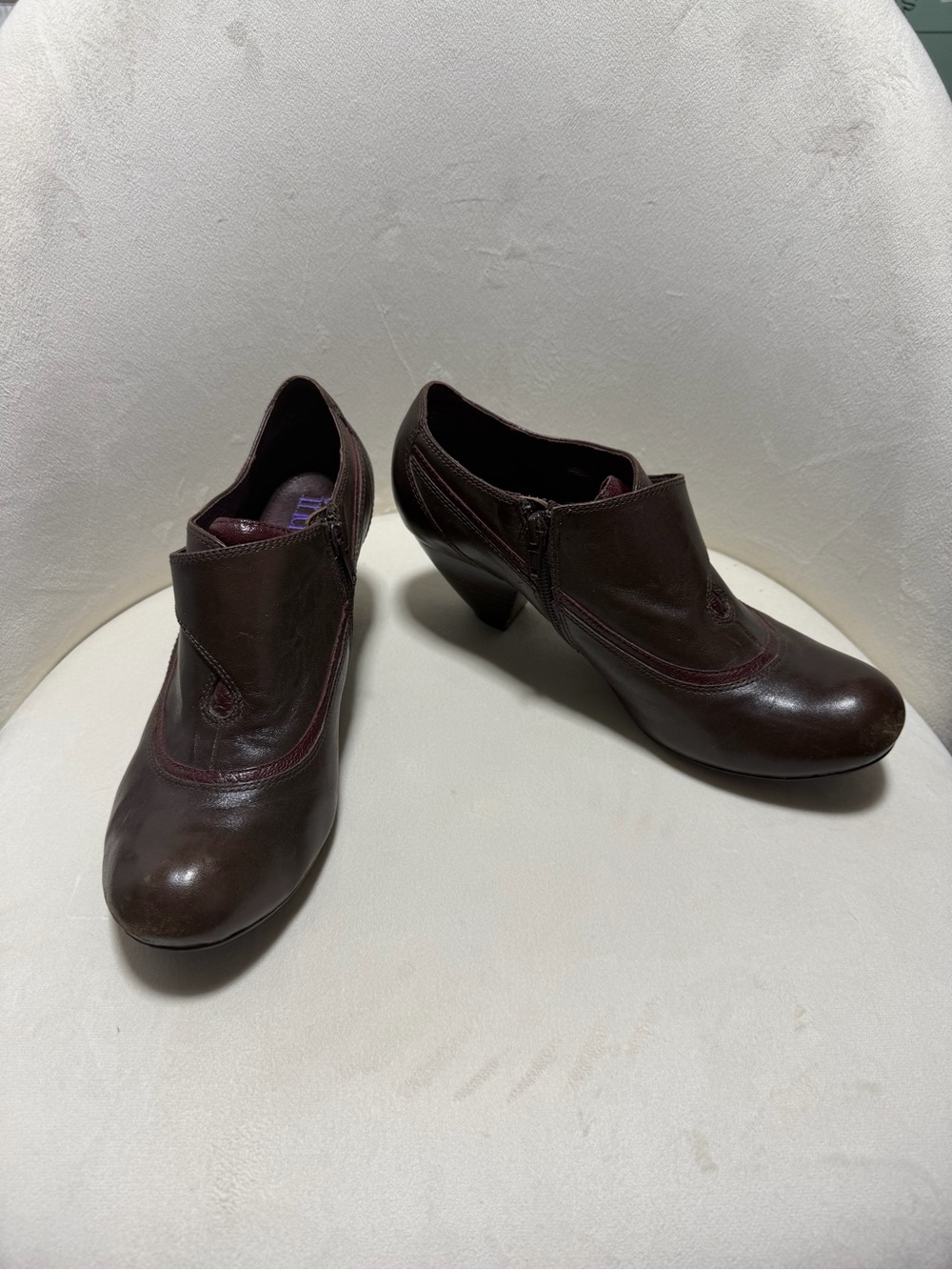 Indigo by Clarks Brown Leather Ankle Booties Zip Cone Heel Size 9.5